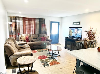 319 Jacquline Ln, Greenville, SC 29607 - photo 3