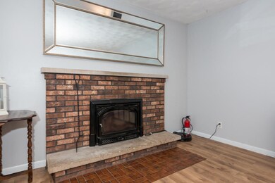 10808WLAve-18