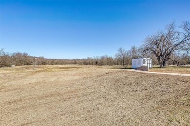 414 Pine St, Millsap, TX 76066 - photo 4