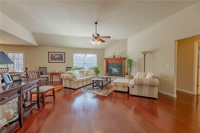 27 Lonsdale Dr, Bella Vista, AR 72715 - photo 3