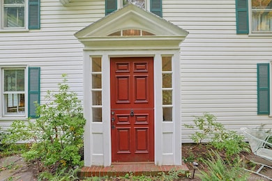 51 Choate Ln, Pleasantville, NY 10570 - photo 2