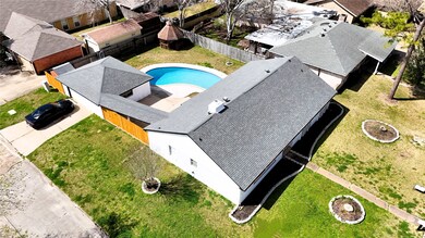 16930 Stardale Ln, Friendswood, TX 77546 - photo 3