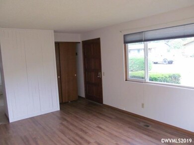 712 Aldercrest Dr, Newberg, OR 97132 - photo 2