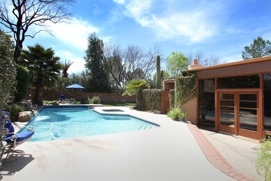 Heated pool & spa