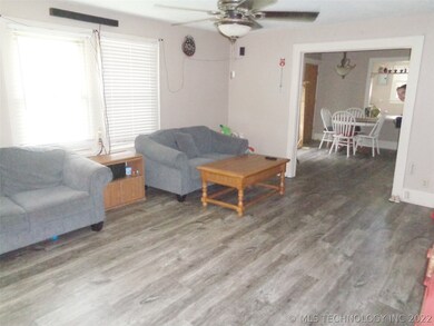 301 S 4th St, Eufaula, OK 74432 - photo 2