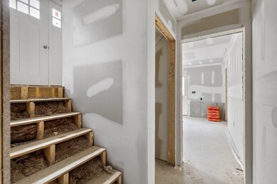 56 Venice Rd, Methuen, MA 01844 - photo 4