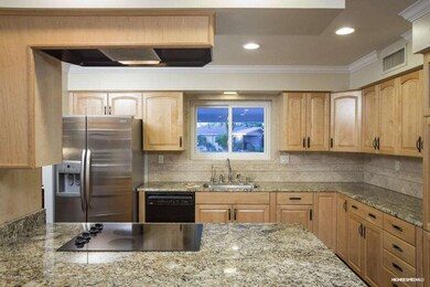 Kitchen/Breakfast Bar
