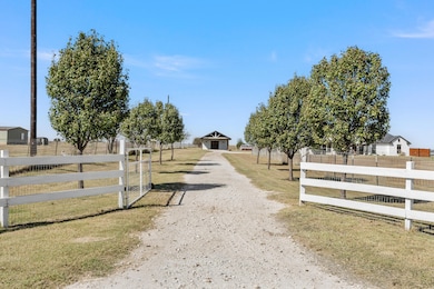 924 Patton Branch Rd, Waco, TX 76705 - photo 4