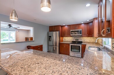 10 Berwick St, Nashua, NH 03063 - photo 7