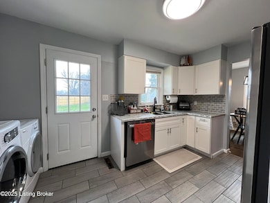 6239 Blaze Way, Louisville, KY 40272 - photo 5