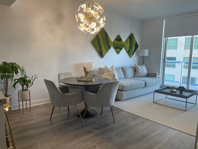 185 SW 7th St unit 2014, Miami, FL 33130 - photo 2