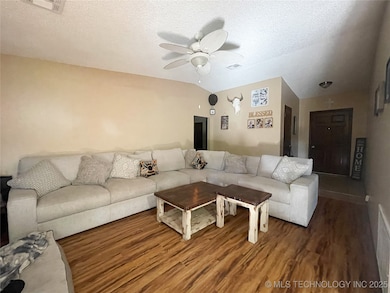 628 Queens Rd, Muskogee, OK 74403 - photo 3