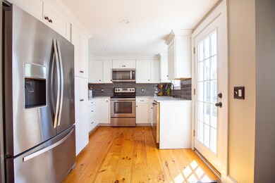 8 Roberts, Falmouth LR-6