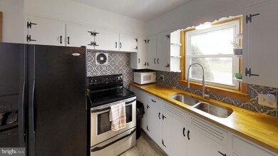 2448 Crottlestown Rd, Chambersburg, PA 17202 - photo 5