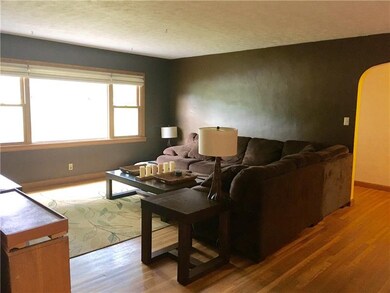Huge living room - custom blinds on picture window