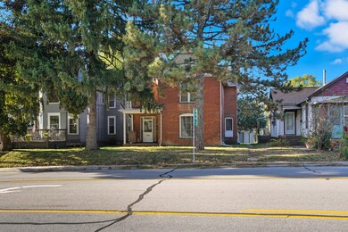 1109 E 2nd St, Muscatine, IA 52761 - photo 2