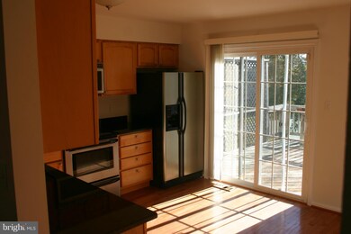 6321 Mary Todd Ct, Centreville, VA 20121 - photo 7