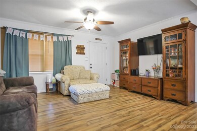 512 Goldwater St, Shelby, NC 28152 - photo 6