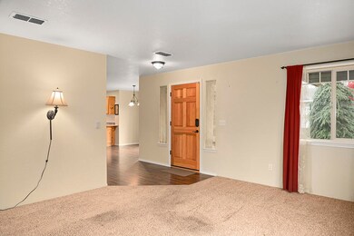 106 SE Yorktown Dr, Grants Pass, OR 97527 - photo 5