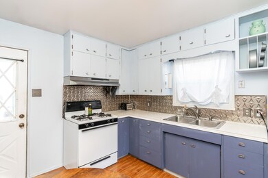 Kitchen 3