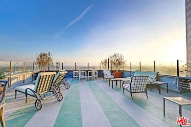 450 N Rossmore Ave, Los Angeles, CA 90004 - photo 3