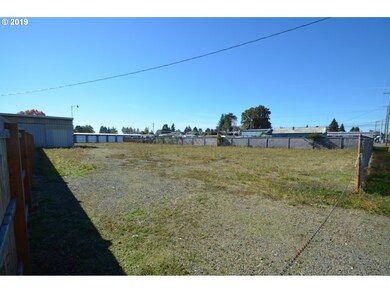 3236 G St, Hubbard, OR 97032 - photo 2