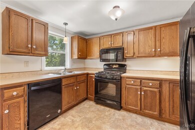 624 Valley Dr W, Chittenango, NY 13037 - photo 7