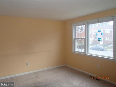 940 Circle Dr, Halethorpe, MD 21227 - photo 5