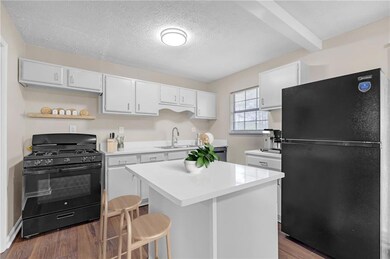 4690 Big Valley Ct, Stone Mountain, GA 30083 - photo 5