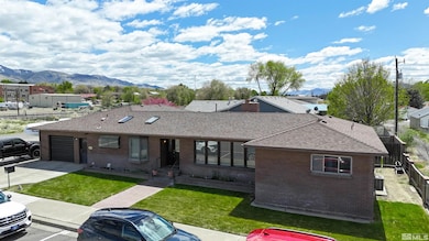 690 Reinhart St, Winnemucca, NV 89445 - photo 3