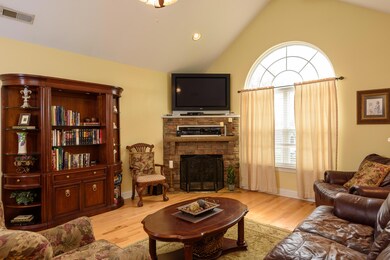 901 Soaring Eagle Cir, Hixson, TN 37343 - photo 4