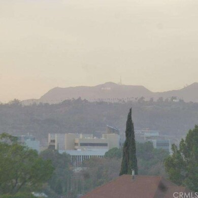 Zoomed in to capture Hollywood Sign.  Appears clos