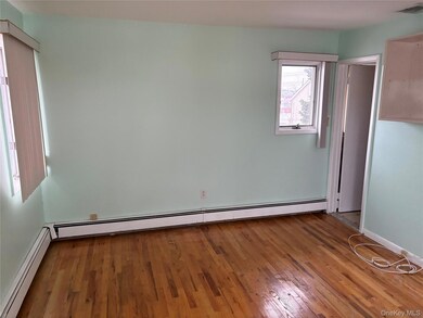 155-69 99th St unit 2nd Floor, Jamaica, NY 11414 - photo 4
