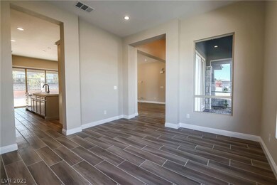 FORMAL DINING ROOM (13x12)