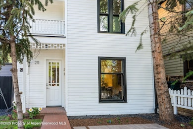 14-211WMainSt_25052314