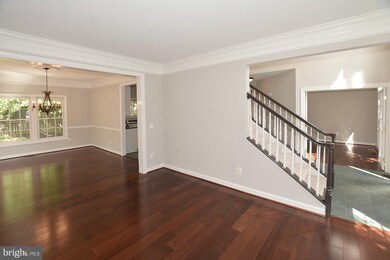 8896 Crosspointe Glen Way, Lorton, VA 22079 - photo 7