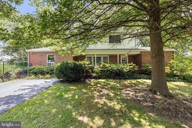 2212 Carol Ln, Norristown, PA 19401 - photo 3