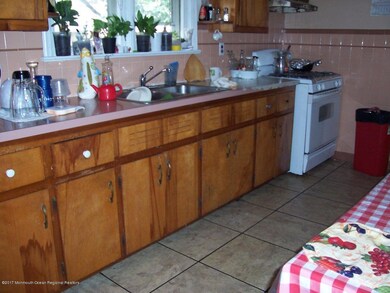 KITCHEN IN FRONT HOUSE