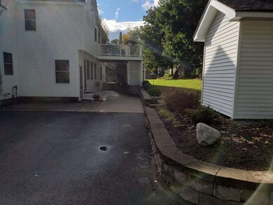 126 Hills Ferry Rd unit Lower Unit, Nashua, NH 03064 - photo 2