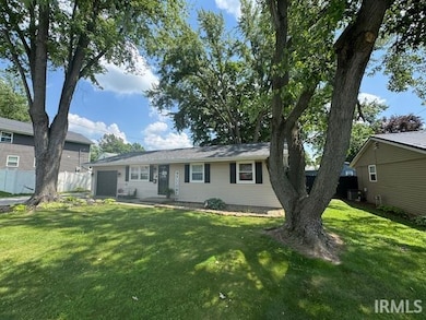 828 Railroad St, Covington, IN 47932 - photo 4