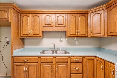 Pleanty of Cabinets