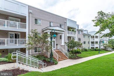 4121 S Four Mile Run Dr unit 402, Arlington, VA 22204 - photo 2