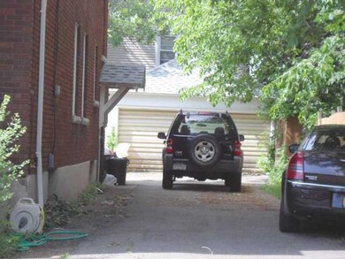 Parking Lot/Garage