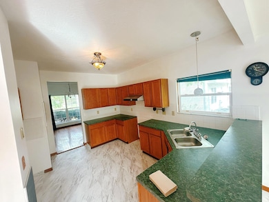 7568 Park Bend Ct, Westerville, OH 43082 - photo 4