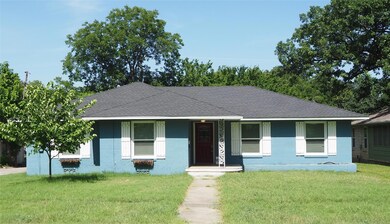 925 S Denton St, Gainesville, TX 76240 - photo 2
