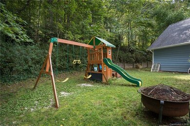 489 Heather Marie Dr, Hendersonville, NC 28792 - photo 5