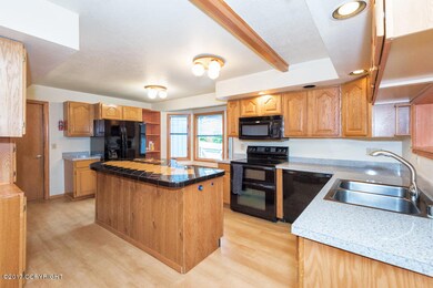 2630 Kingsbridge Cir, Anchorage, AK 99504 - photo 2