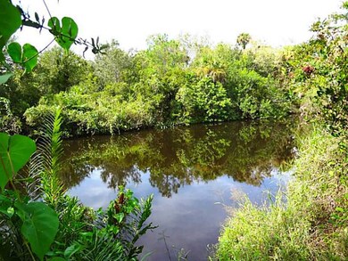 Waterfront/Dock/Pier. South River View - Navigable