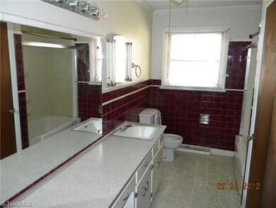 200 W Bailey St, Asheboro, NC 27203 - photo 6