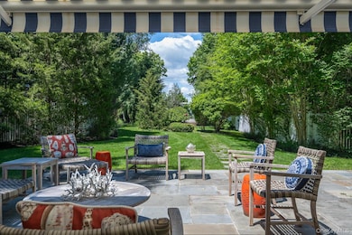 7 Cedar Ln, Glen Cove, NY 11542 - photo 2